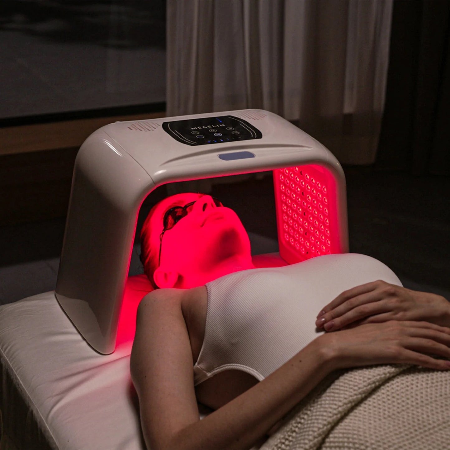DriveOn® LED Red Light Therapy Machine